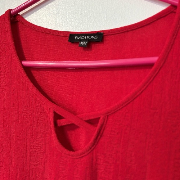 🎉4/30$🎉 Red Relaxed Short Sleeve Tee – Size M ❤️ - Picture 2 of 4